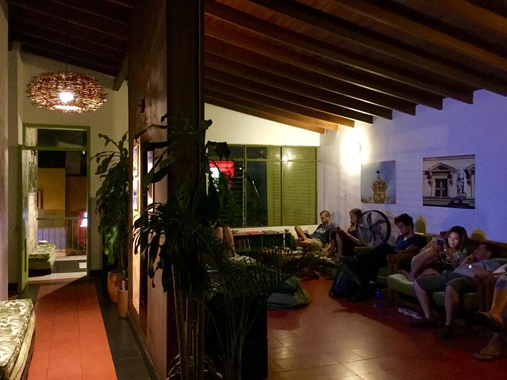 Saman Hostel מדיין מראה חיצוני תמונה