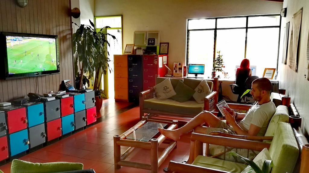 Saman Hostel מדיין מראה חיצוני תמונה
